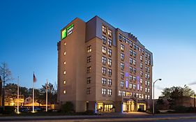Holiday Inn Express&Suites Boston - Cambridge